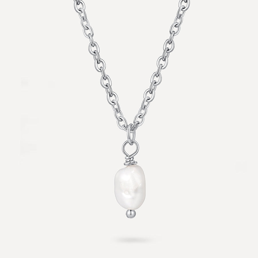 Simple Pearl Pendant Necklace